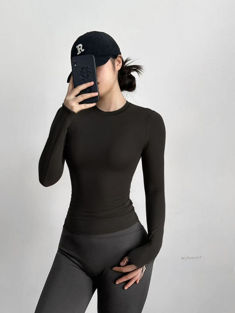 Yoga Fitness Girl - قميص يوجا رياضي بأكمام طويلة وقصة